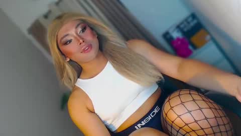 Deluxe online show from May 2026 07:42:02 PM