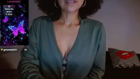 Snapshot of seductress_malia chatting on July 2026 02:05:17 AM seductress_malia online show from July 2026 02:05:17 AM