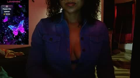 Snapshot of seductress_malia chatting on July 2026 07:01:02 PM seductress_malia online show from July 2026 07:01:02 PM