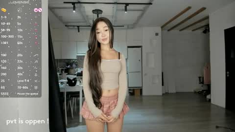 Akira Youri online show from April 2026 03:48:02 PM