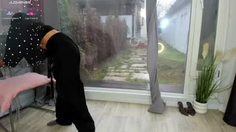 Snapshot of selena_reeves chatting on December 2024 08:24:01 AM Selena online show from December 2024 08:24:01 AM