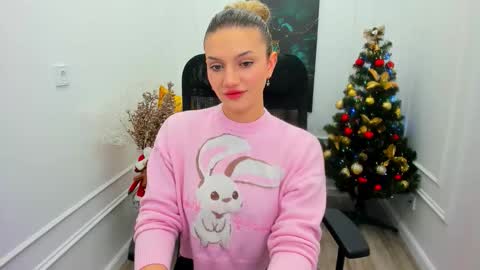 selenaemoore online show from December 2025 03:37:02 AM