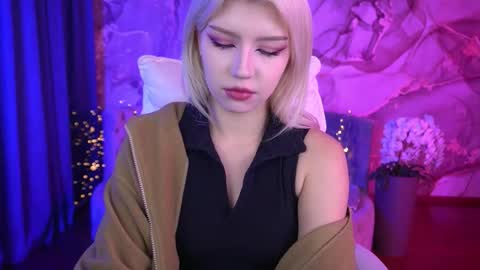 selenairis online show from October 2025 07:40:02 AM