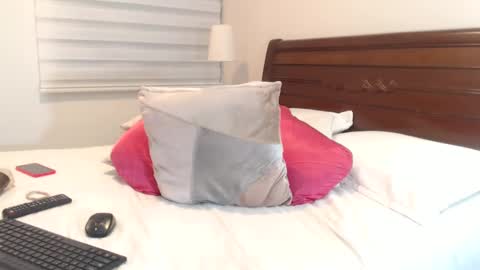 Snapshot of selenamilf chatting on December 2024 03:09:01 AM Selena online show from December 2024 03:09:01 AM