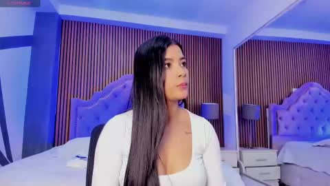 selenastonne online show from September 2025 07:57:02 PM