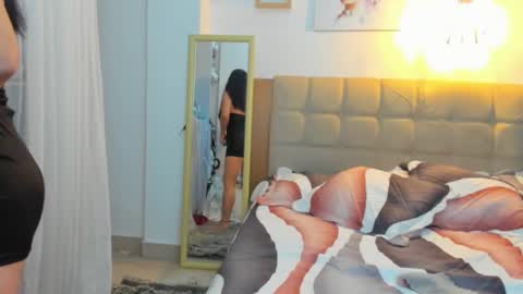 Snapshot of selene_milf_ chatting on February 2025 05:42:02 AM Selene online show from February 2025 05:42:02 AM