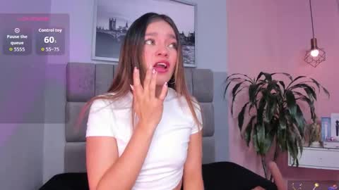 Selene online show from November 2025 04:26:02 AM