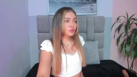 Selene online show from April 2026 08:42:02 PM
