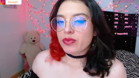 Selene G  online show from December 2025 07:04:01 AM