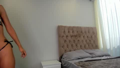 Selene online show from September 2025 01:00:02 PM