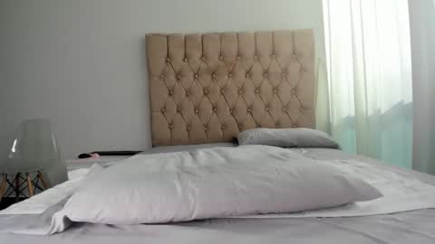 Selene online show from September 2025 01:11:01 PM