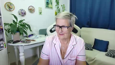 Selenna online show from December 2025 07:21:01 PM