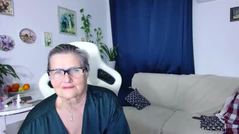 Selenna online show from January 2026 06:44:02 PM