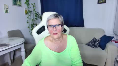 Selenna online show from February 2026 07:09:02 PM