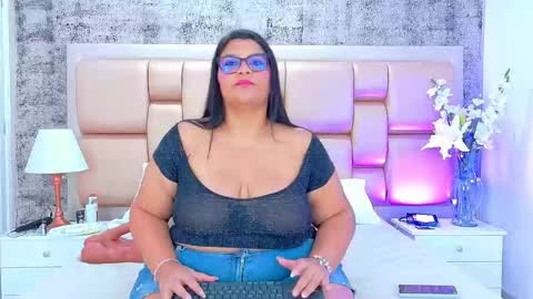 Selenna Cooper online show from December 2025 11:30:02 AM