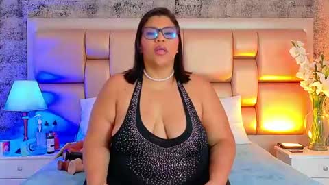 Selenna Cooper online show from July 2026 12:09:01 PM