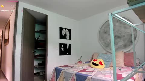 Selyn online show from April 2026 06:01:02 PM