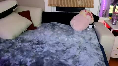 Snapshot of sendforember chatting on November 2025 07:11:02 AM Goddess Ember online show from November 2025 07:11:02 AM