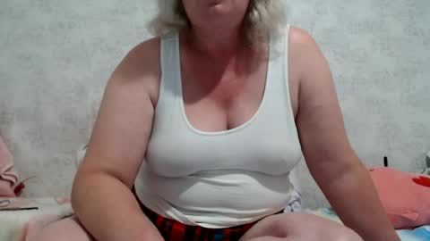 Snapshot of seniorita333 chatting on July 2026 10:52:01 AM Lenna online show from July 2026 10:52:01 AM