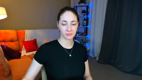 sensitiveheartt online show from May 2026 07:56:02 PM