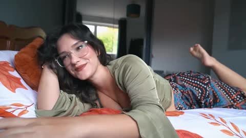 Snapshot of sensual_jassmine chatting on October 2025 11:43:01 AM Jasmine online show from October 2025 11:43:01 AM