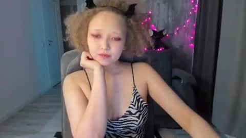 senya_sol online show from July 2026 09:39:02 PM