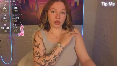 Snapshot of seraphinaa_darkwater chatting on July 2026 01:21:01 AM Lisa and Mona online show from July 2026 01:21:01 AM