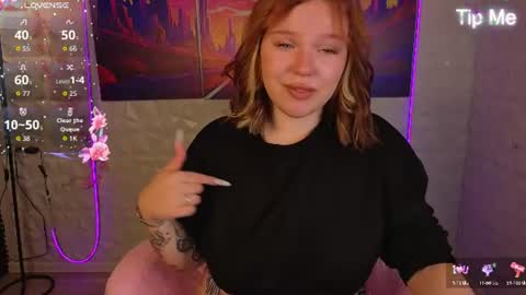 Snapshot of seraphinaa_darkwater chatting on July 2026 01:09:02 AM Lisa and Mona online show from July 2026 01:09:02 AM