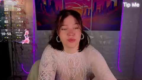 Snapshot of seraphinaa_darkwater chatting on July 2026 01:14:01 AM Lisa and Mona online show from July 2026 01:14:01 AM