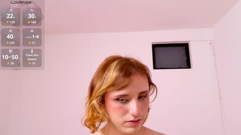 Snapshot of seraphine_star chatting on May 2026 10:44:02 AM Seraphine star online show from May 2026 10:44:02 AM