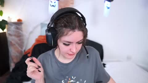 SeraReads online show from October 2025 02:09:01 PM