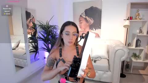 serena___ online show from September 2025 02:55:02 AM