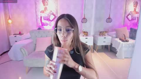 serena___ online show from November 2025 03:17:01 AM