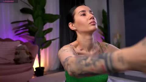 Serena online show from November 2025 11:10:03 AM