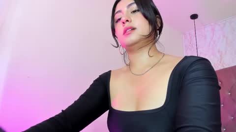 Snapshot of serenavelvet chatting on November 2025 07:45:02 PM Serena online show from November 2025 07:45:02 PM