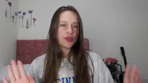 serenity_crystal online show from December 2024 10:52:02 PM