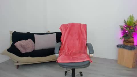 Snapshot of serennax chatting on November 2025 04:26:02 AM Serena online show from November 2025 04:26:02 AM