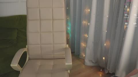 Hey Guys and Girls non-binary personalities  Im Sereta online show from December 2024 04:46:02 PM