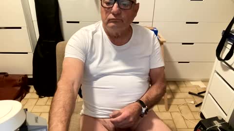 Snapshot of serge8413 chatting on December 2024 03:21:02 AM serge8413 online show from December 2024 03:21:02 AM