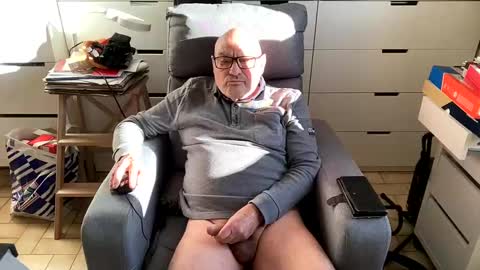 Snapshot of serge8413 chatting on January 2025 02:19:01 PM serge8413 online show from January 2025 02:19:01 PM