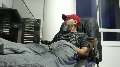 hetero serio discreto online show from October 2025 10:59:02 PM