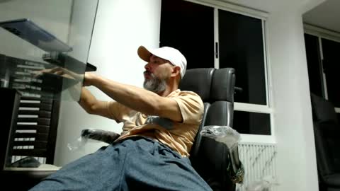 hetero serio discreto online show from June 2026 12:02:04 AM