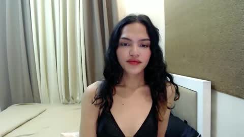 Snapshot of servicedoll18 chatting on September 2025 07:26:01 PM Bella online show from September 2025 07:26:01 PM