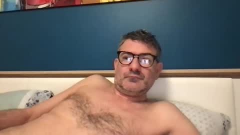 Snapshot of sesamechris92 chatting on February 2025 07:05:01 AM sesamechris92 online show from February 2025 07:05:01 AM