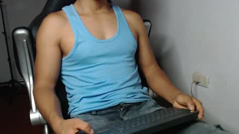Snapshot of sexatlexx chatting on February 2025 02:33:01 AM arnold online show from February 2025 02:33:01 AM