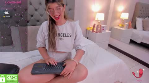 Snapshot of sexmilla_ chatting on January 2025 08:42:01 PM My name is sexmilla Dont forget to follow me online show from January 2025 08:42:01 PM