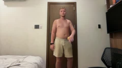 Snapshot of sexual_sbotage chatting on May 2026 05:28:02 PM Max Leman online show from May 2026 05:28:02 PM