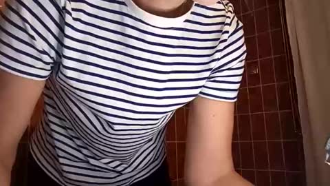 Snapshot of sexualangel chatting on May 2026 12:43:01 PM Verona online show from May 2026 12:43:01 PM