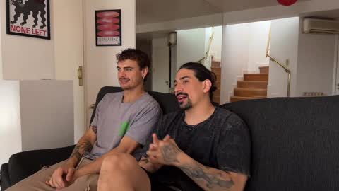 Andrea online show from October 2025 08:00:02 PM