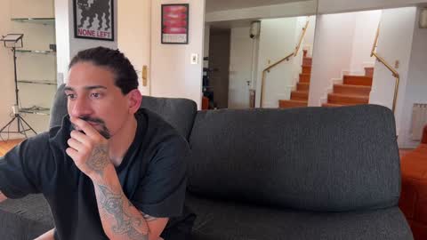 Andrea online show from November 2025 06:46:02 PM